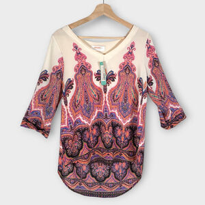 Stitch Fix Renee C Top MEDIUM Boho Chic V-neck Cream Pink Longer in Back NEW